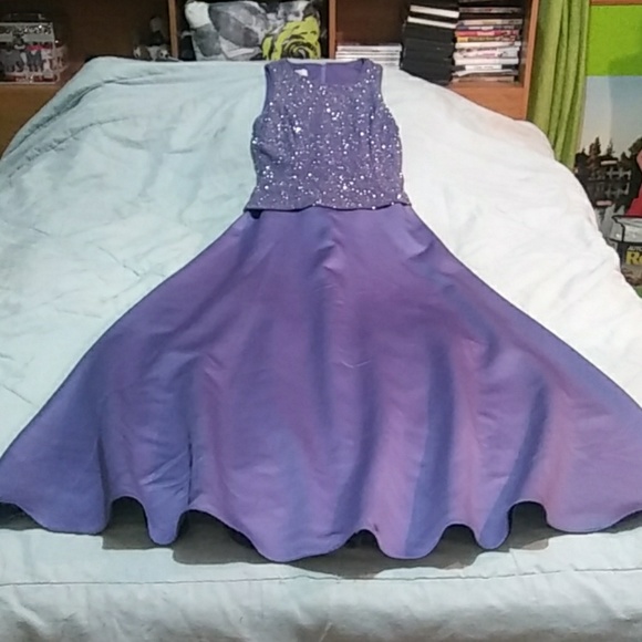 Dress - Picture 2 of 6